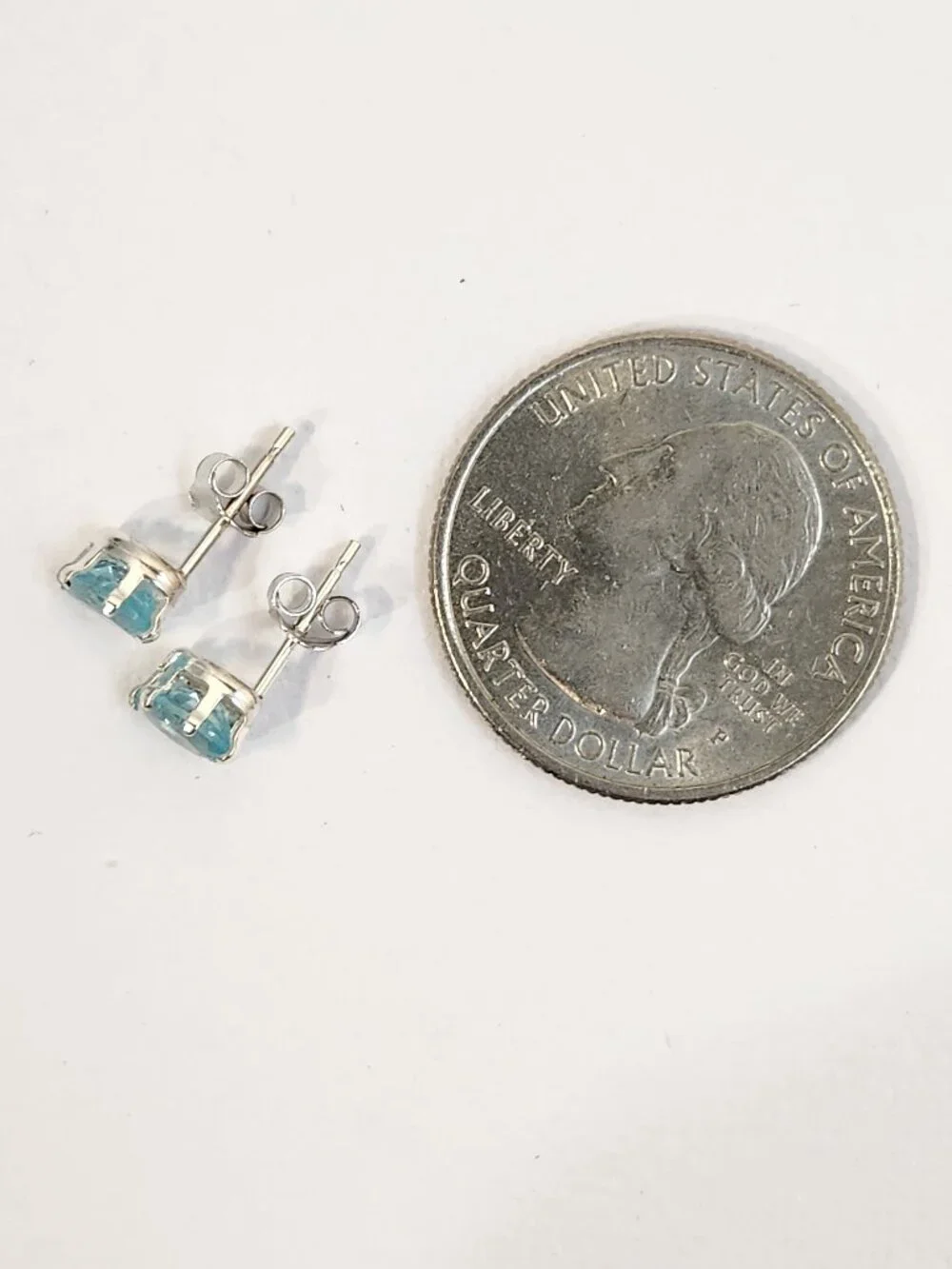 NIB Natural Blue Apatite 7x5mm 925 Stud Earrings